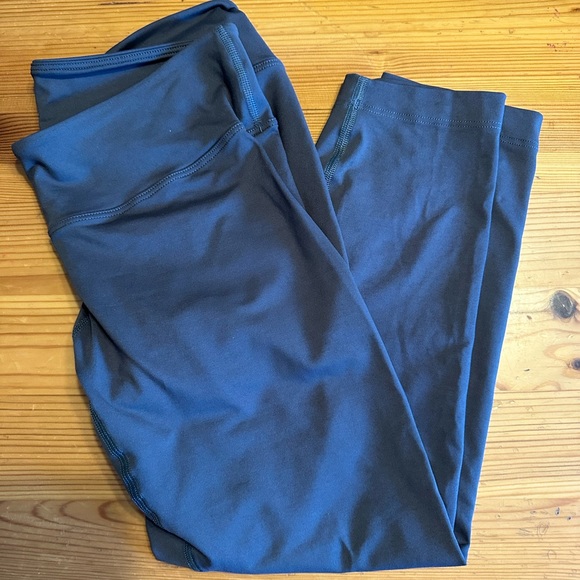 NoBull matte crops, medium - Picture 2 of 4